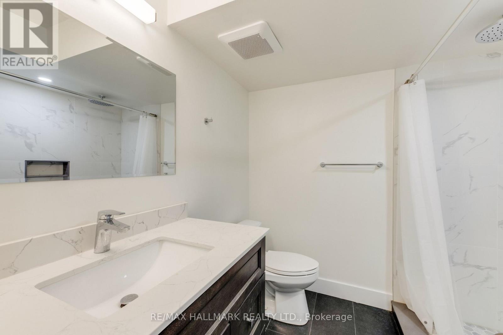 LOWER UNIT - 8 EMPIRE AVENUE, Toronto (South Riverdale) — photo 11