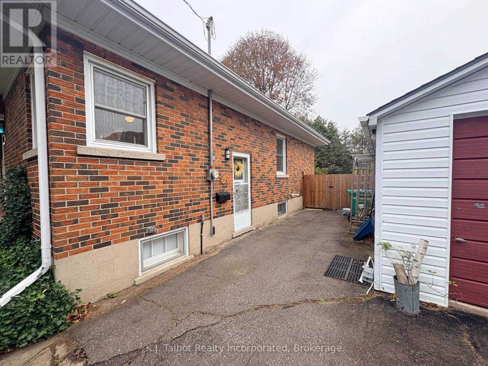 207 CAMERON STREET - 3