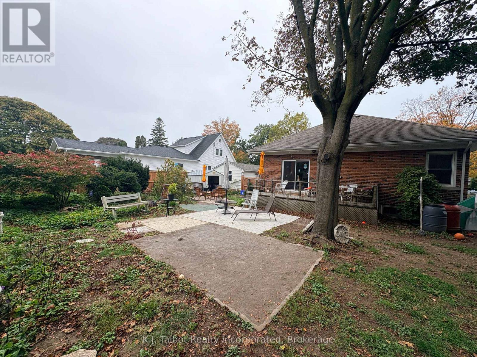 207 CAMERON STREET - 32