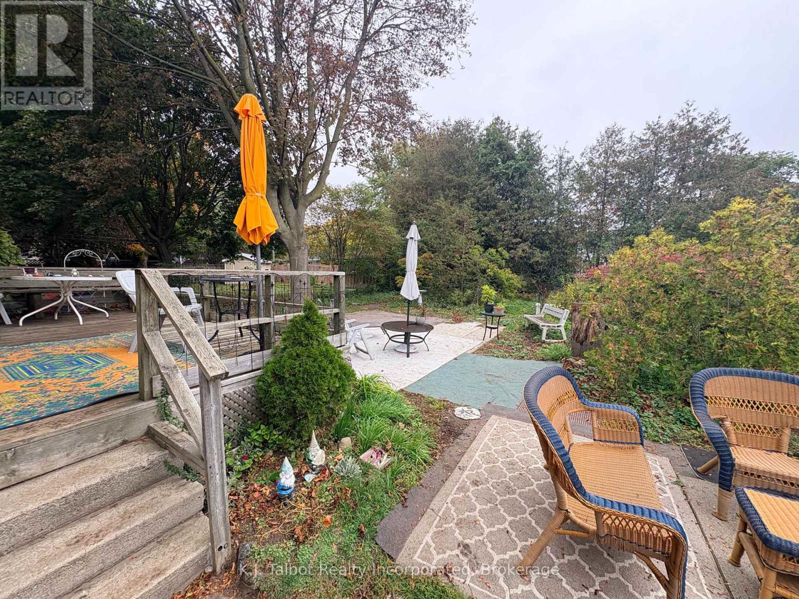 207 Cameron Street — photo 33