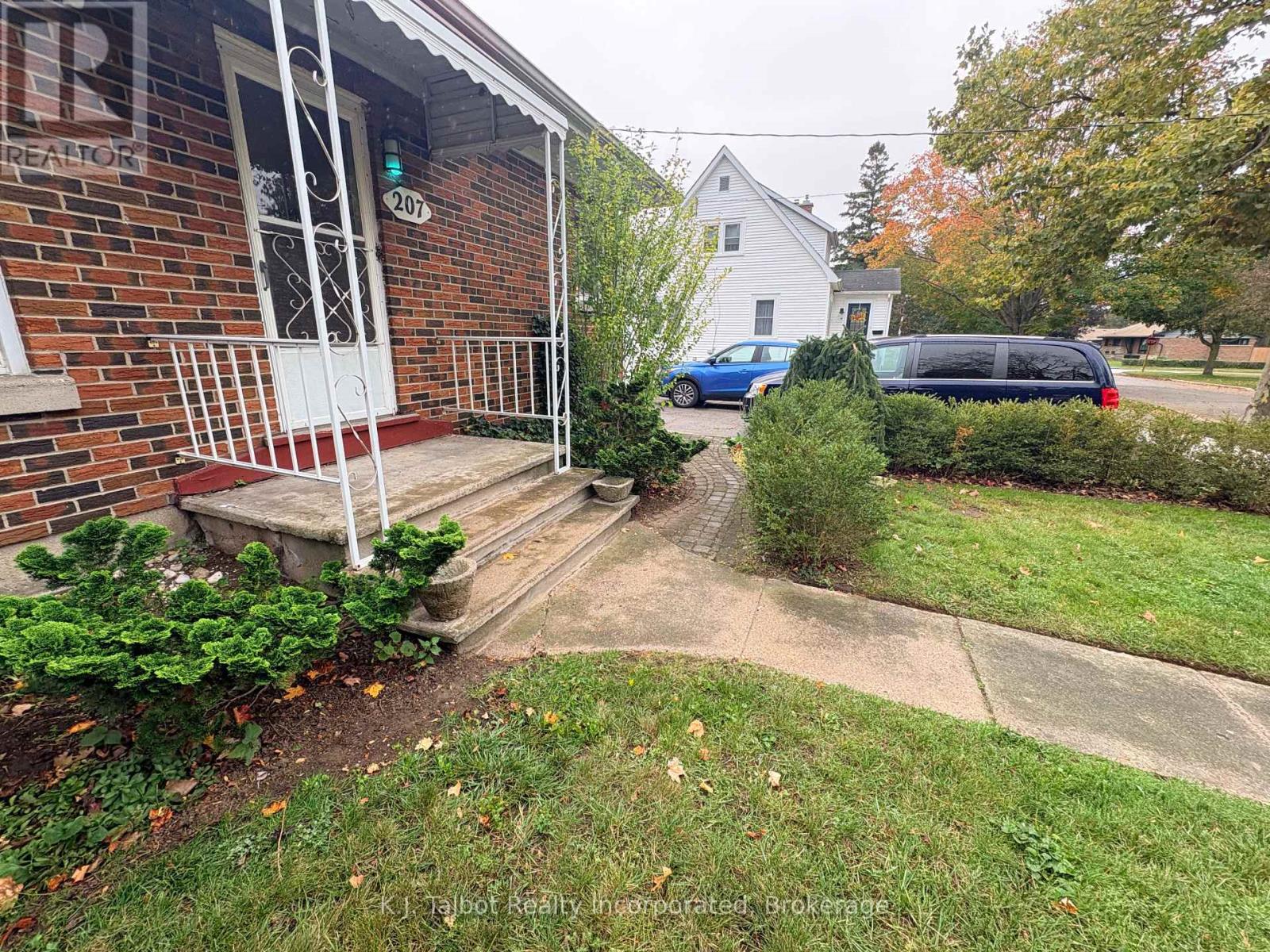 207 CAMERON STREET - 6