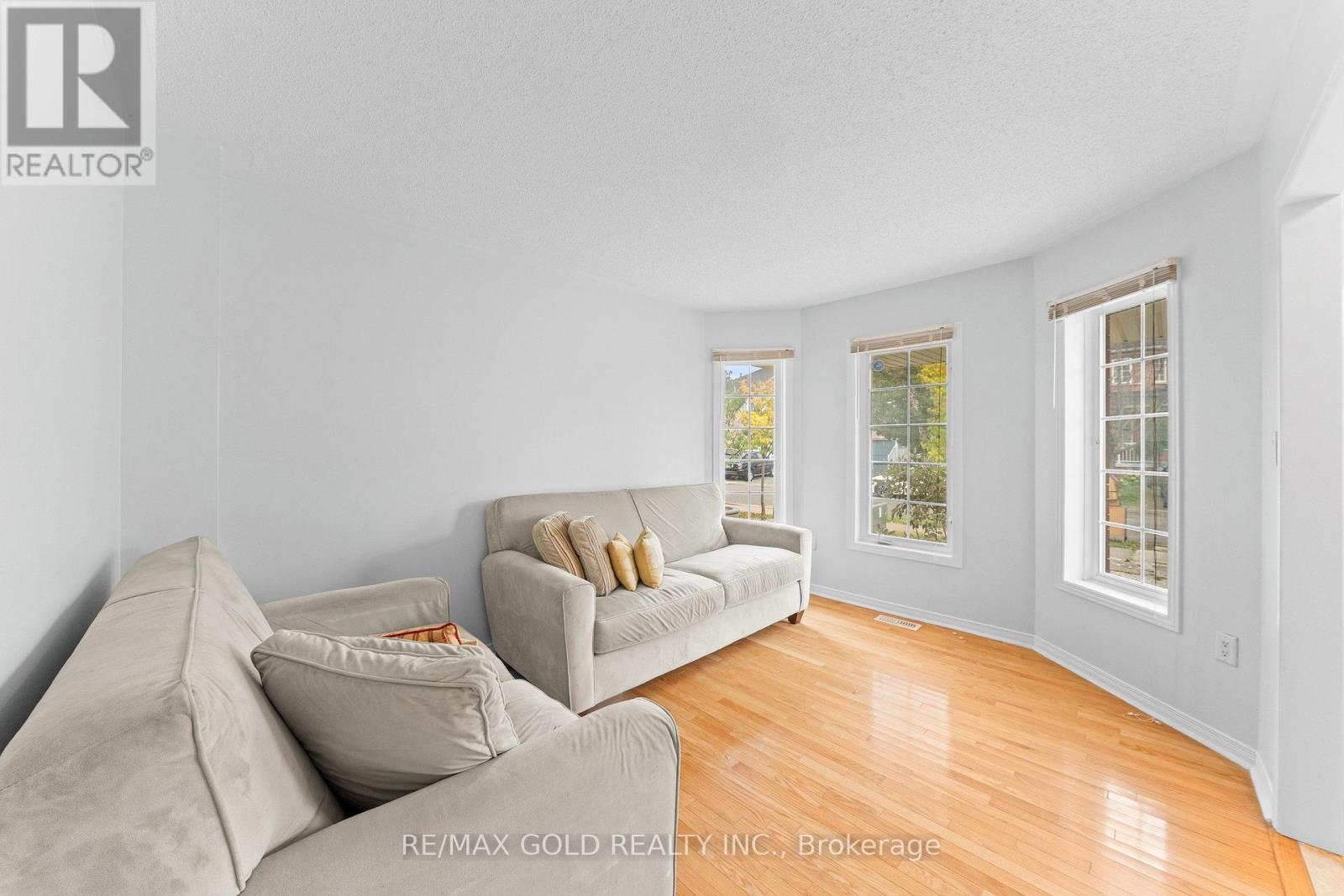 7 FROSTBITE LANE, Brampton (Sandringham-Wellington) — photo 3