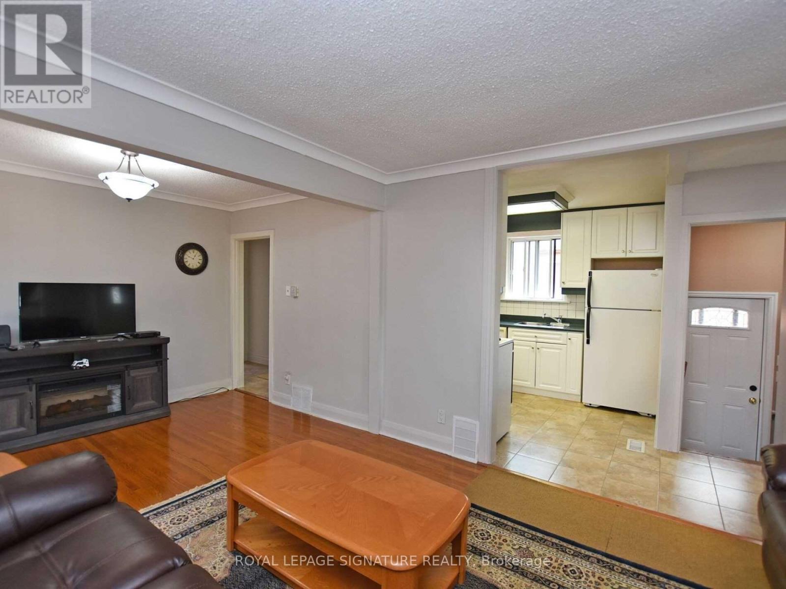 103 RICHARDSON AVENUE - 14