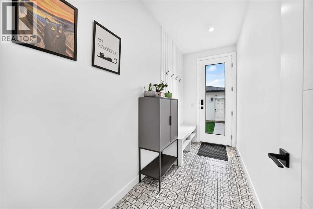 4510 72 Street NW photo 16