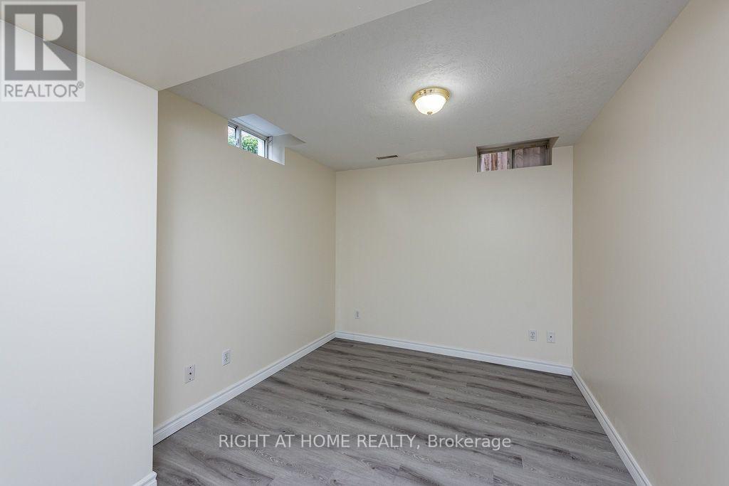 975 Mantle Crescent — photo 44