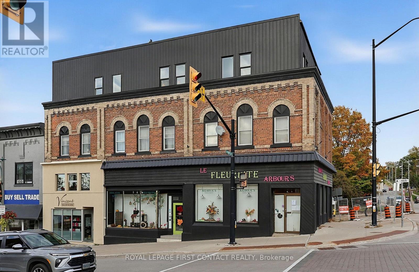 PENTHOUSE - 87 MAIN STREET, Penetanguishene — photo 2