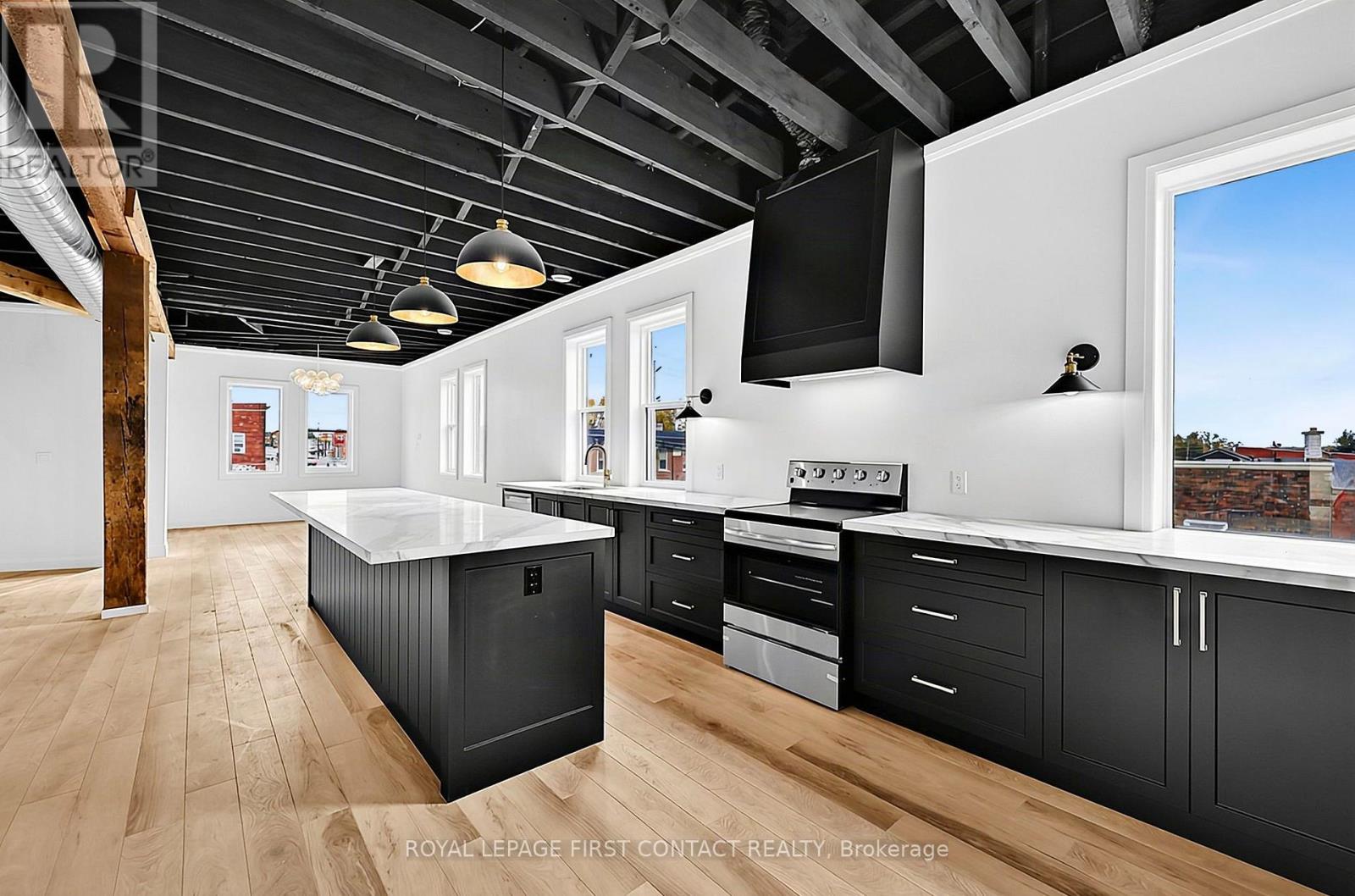 PENTHOUSE - 87 MAIN STREET, Penetanguishene — photo 3