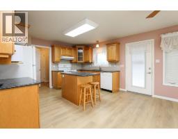 Kitchen - 429 S 2 Street W, Magrath, AB T0K1J0 Photo 7