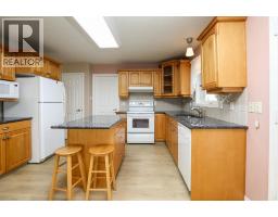 Living room - 429 S 2 Street W, Magrath, AB T0K1J0 Photo 9