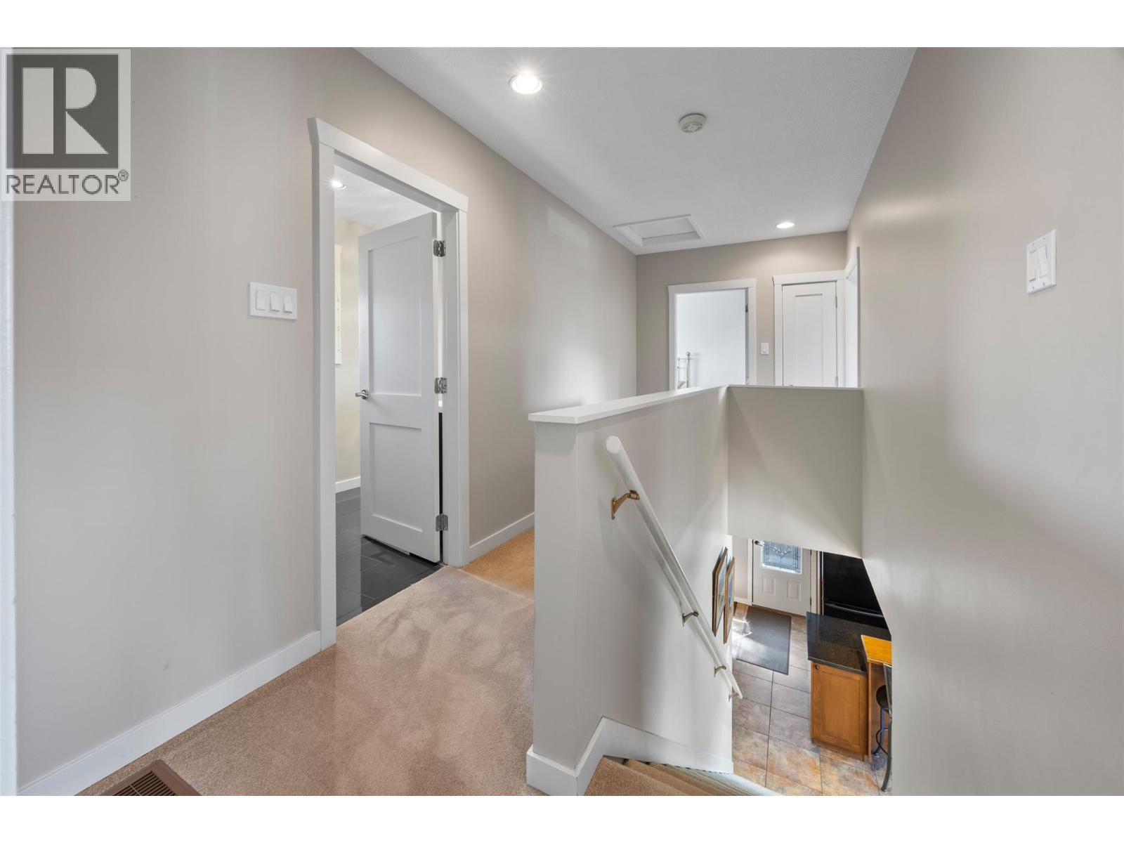 732 Ivy Avenue, Kamloops - Image 1