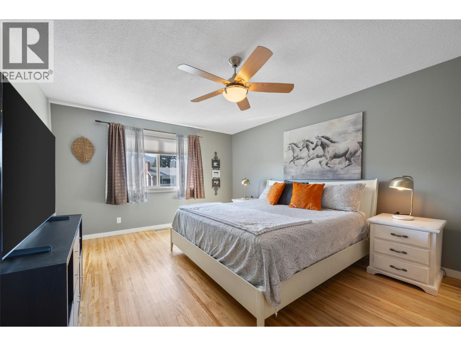 732 Ivy Avenue, Kamloops - Image 1