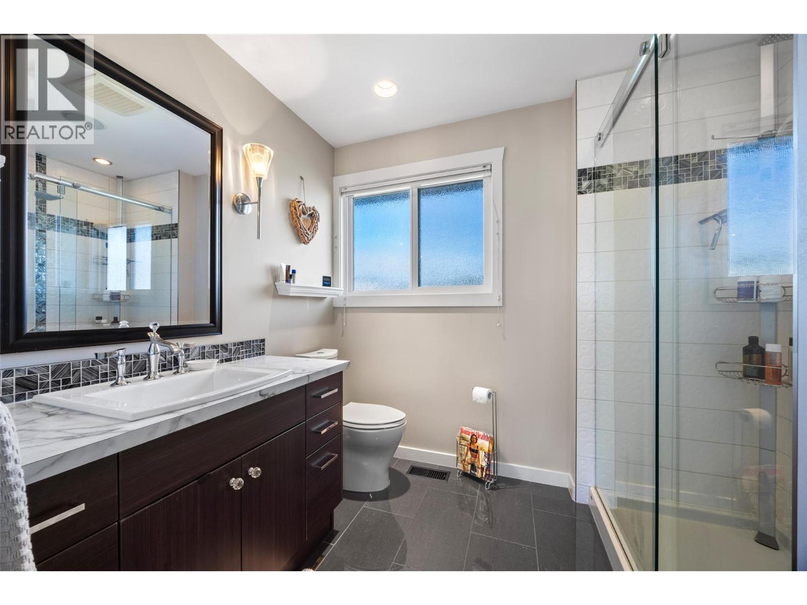 732 Ivy Avenue, Kamloops - Image 1
