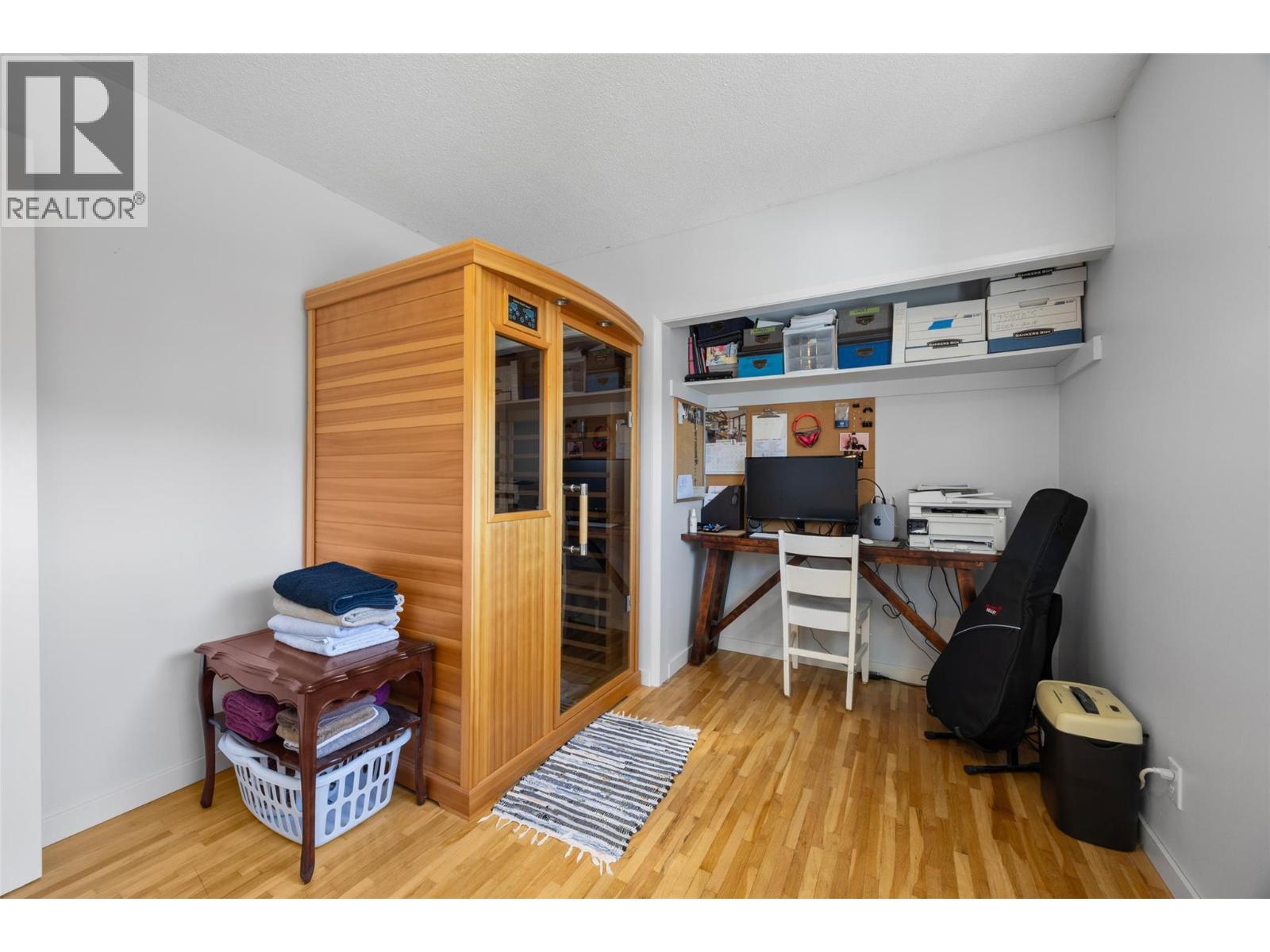 732 Ivy Avenue, Kamloops - Image 1