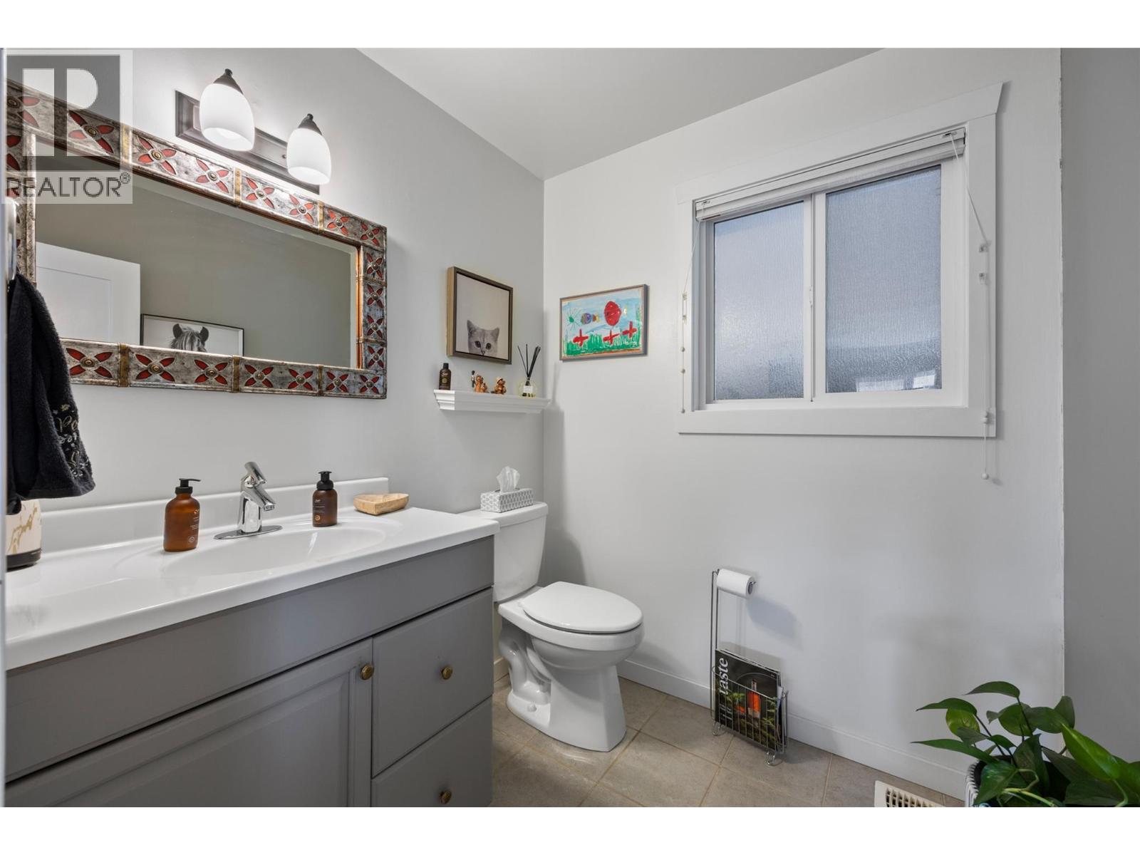 732 Ivy Avenue, Kamloops - Image 1
