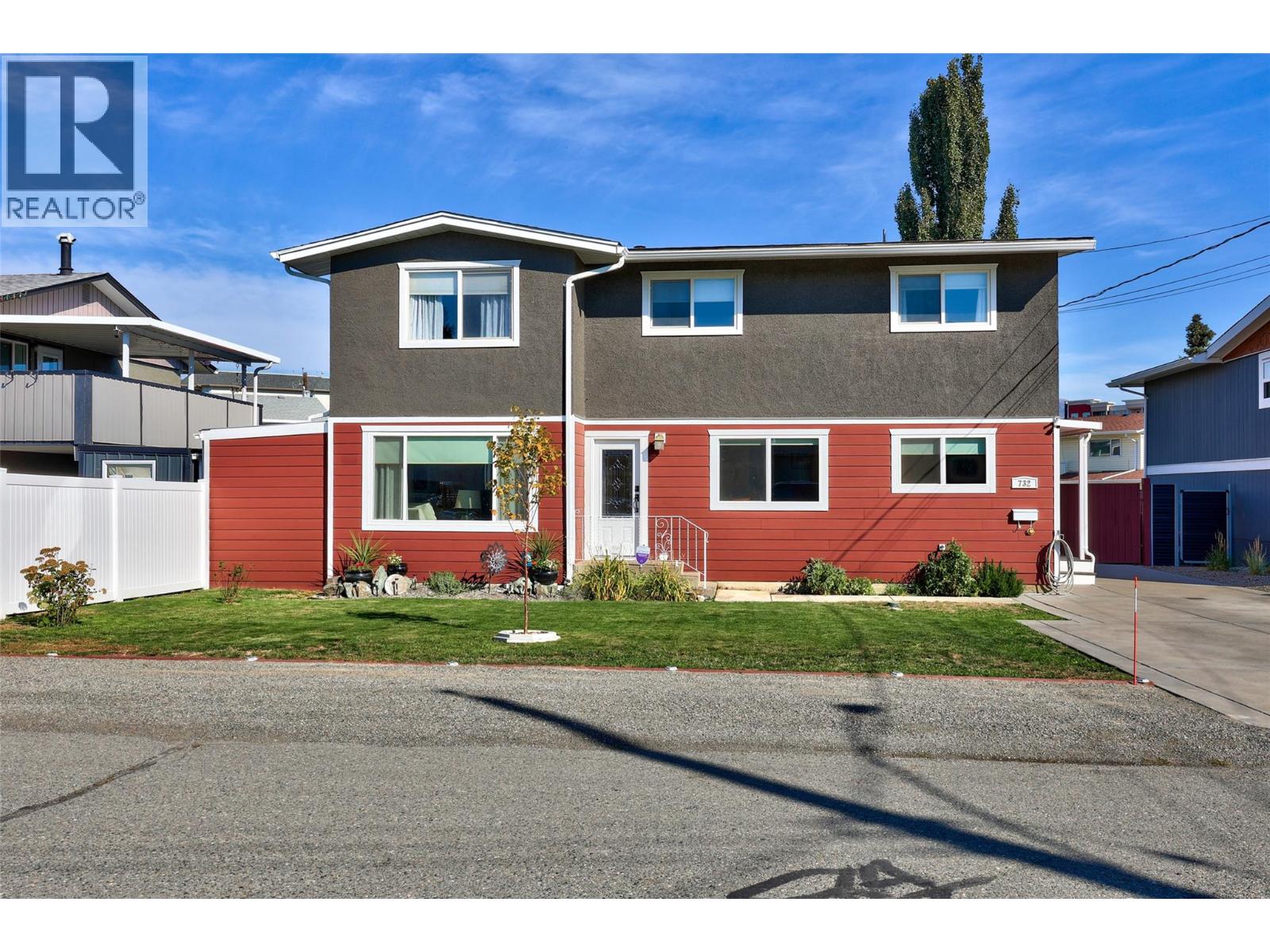 732 Ivy Avenue, Kamloops - Image 1