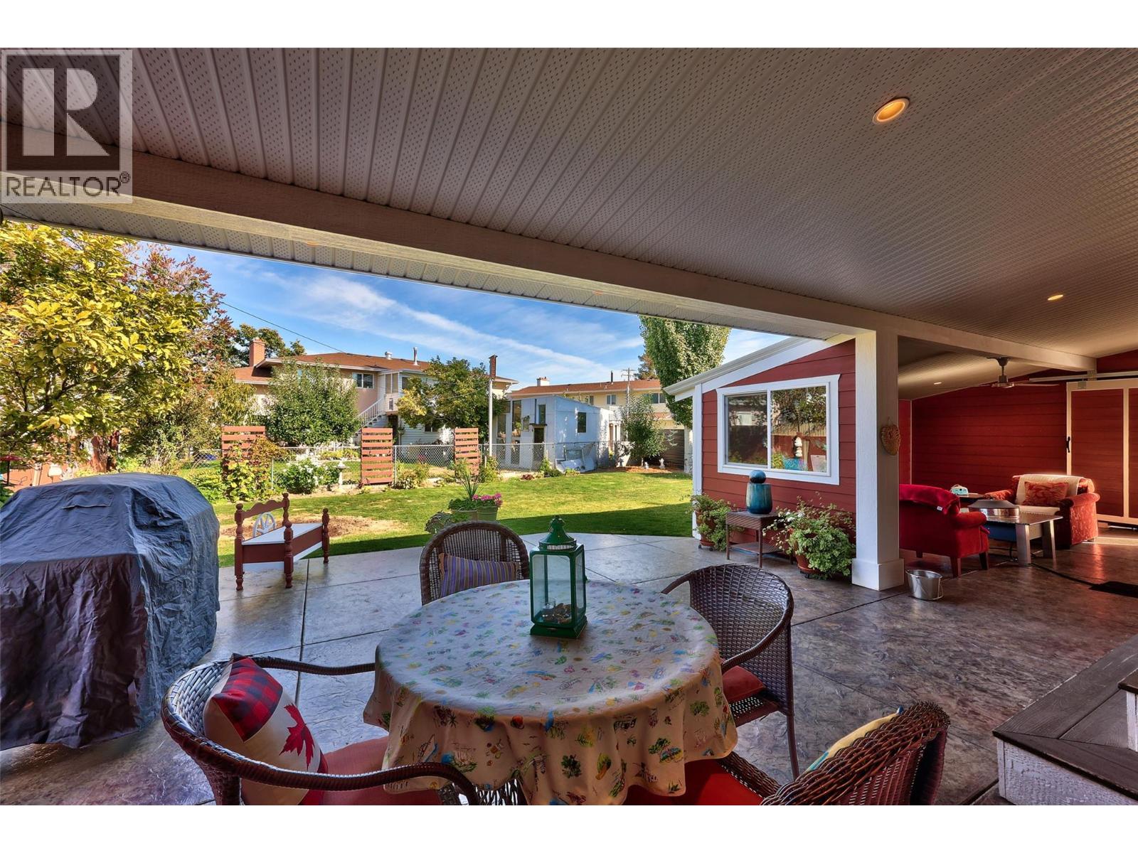 732 Ivy Avenue, Kamloops - Image 1