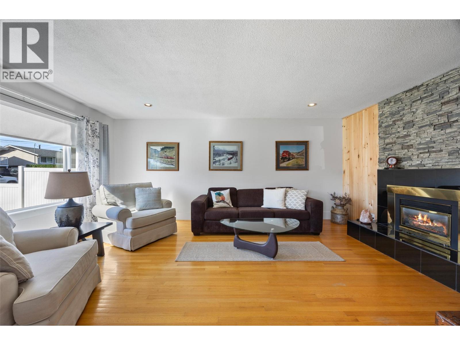 732 Ivy Avenue, Kamloops - Image 1