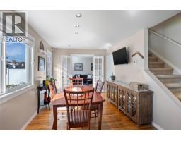 Primary Bedroom - 732 Ivy Avenue, Kamloops, BC V2B3X1 Photo 6