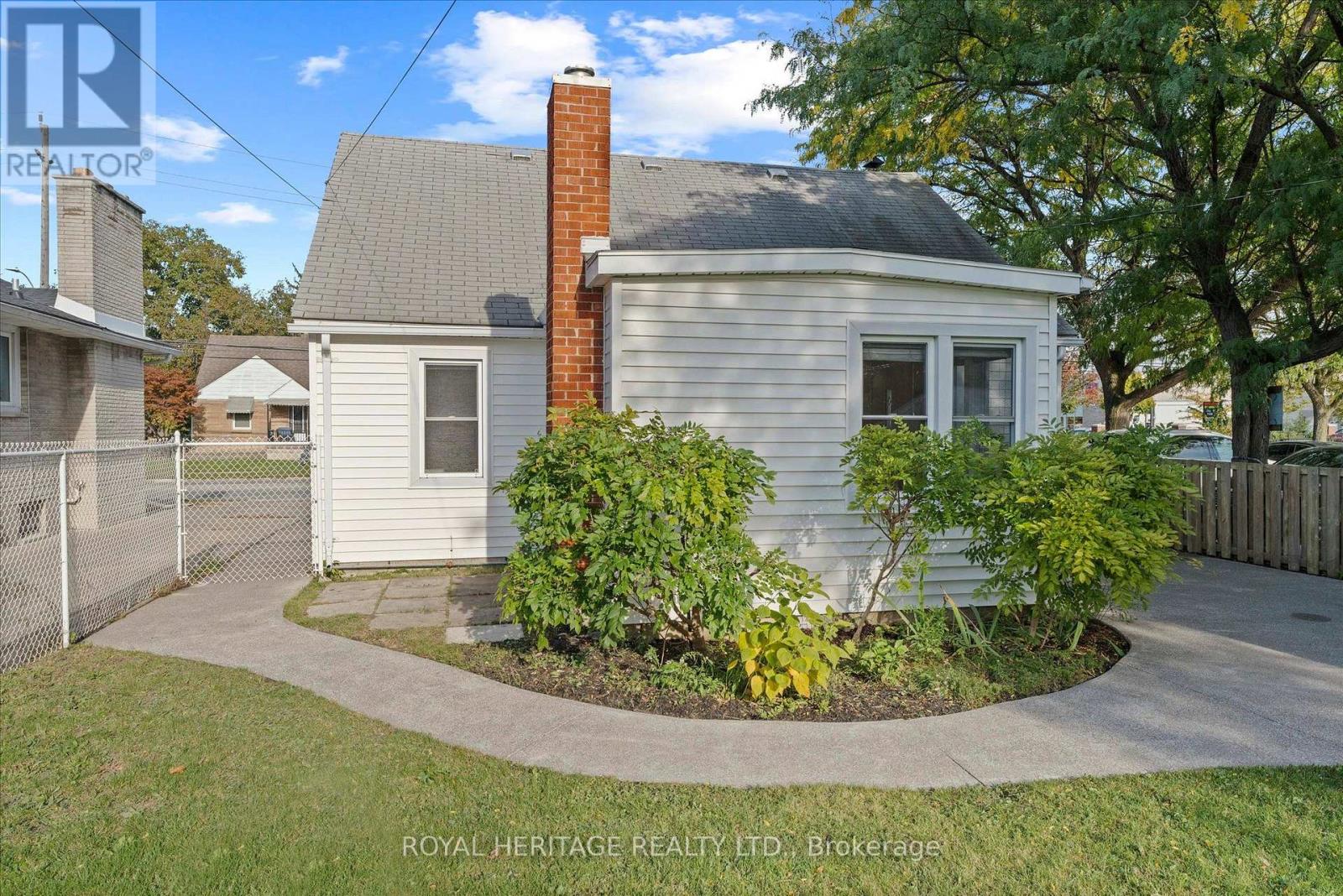 461 LAUZON ROAD, Windsor — photo 4