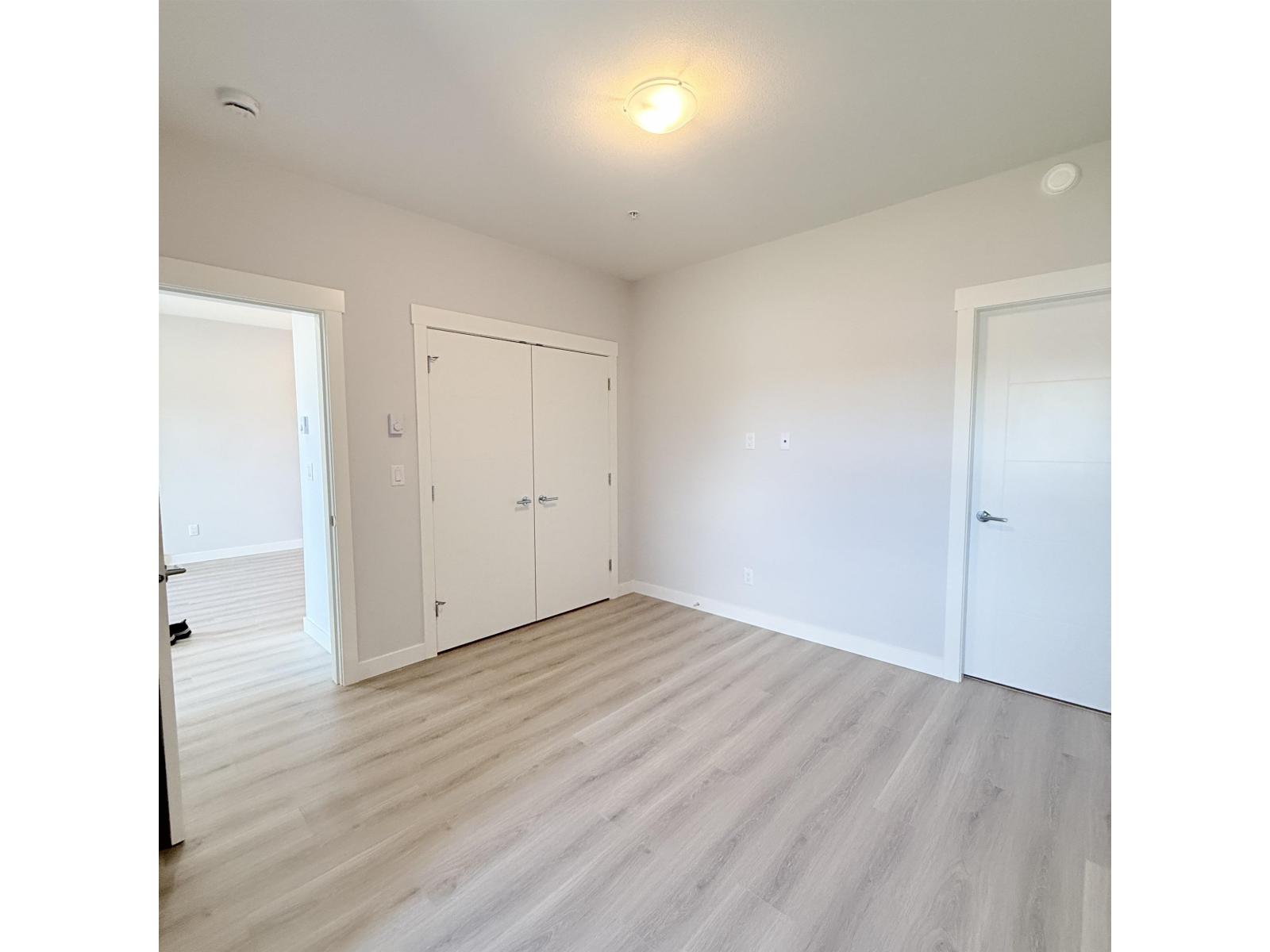 419 8423 CEDAR STREET, Mission