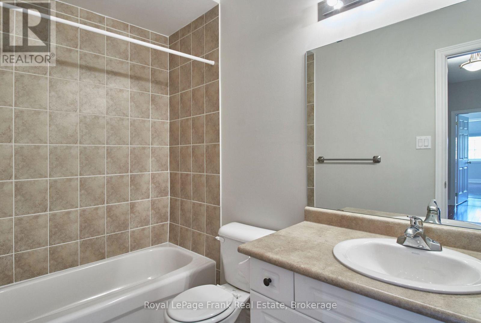 43 Helston Crescent, Whitby, ON photo 16