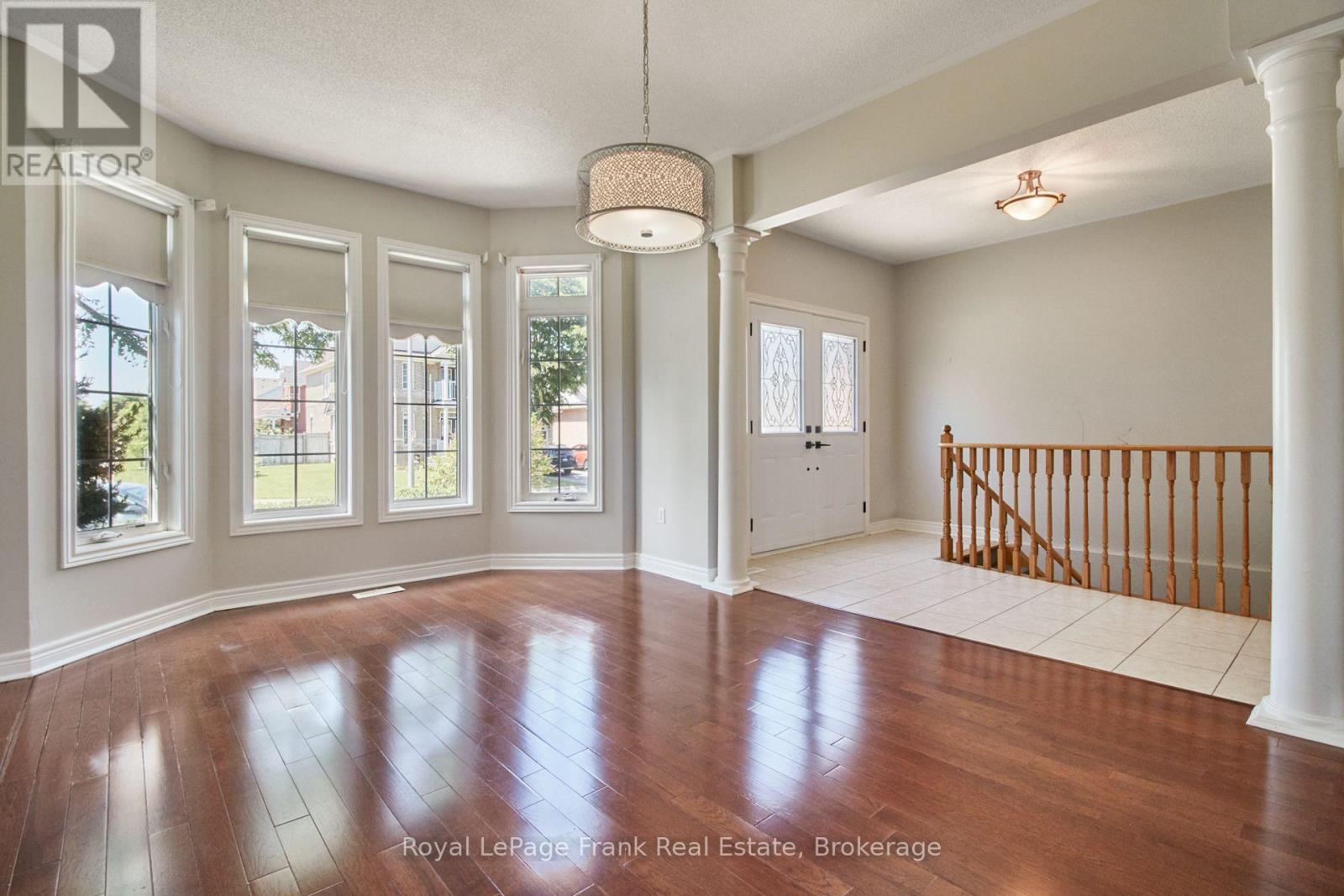 43 HELSTON CRESCENT, Whitby (Brooklin) — photo 2