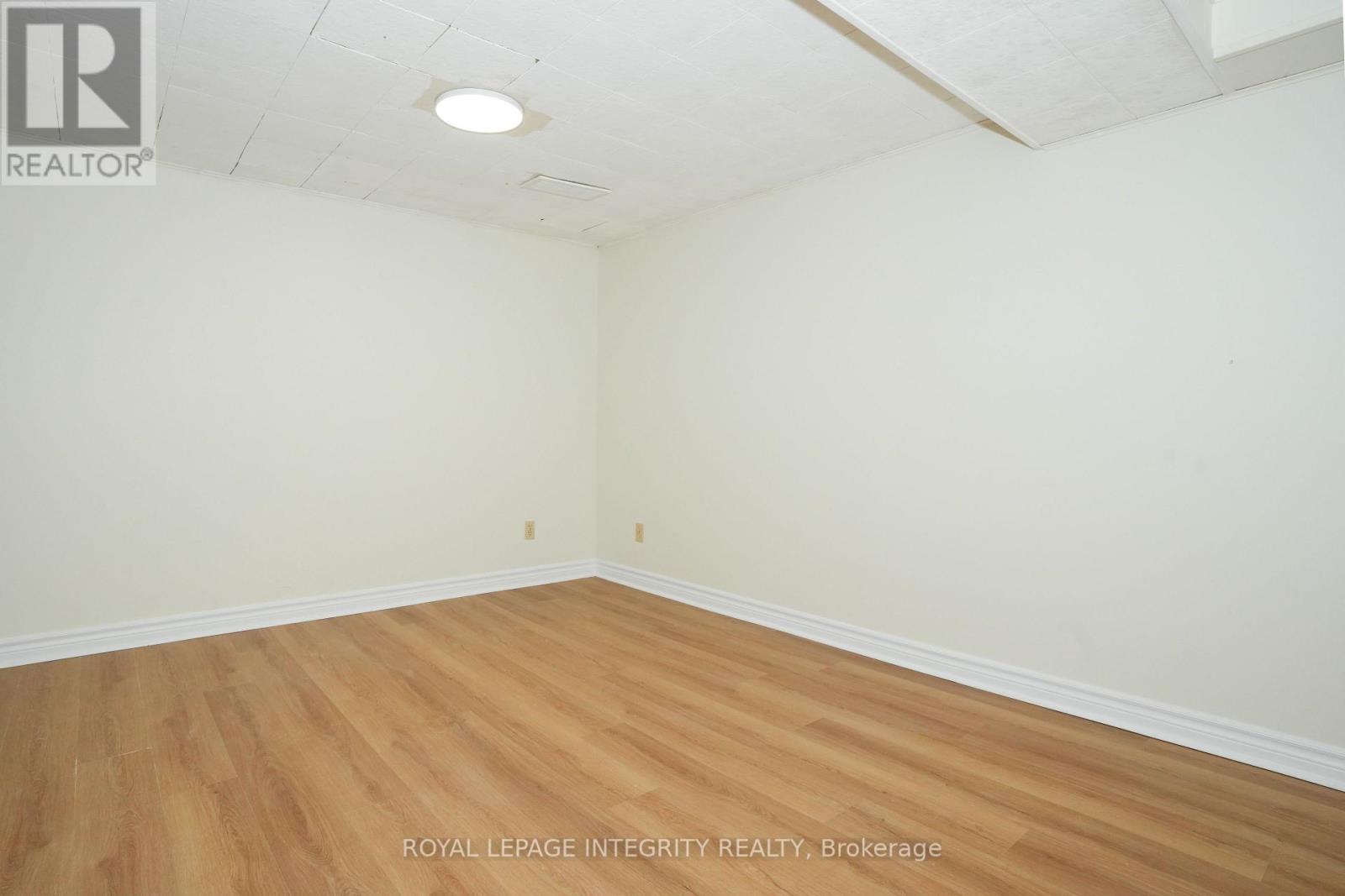 #90 3270 SOUTHGATE ROAD - 16