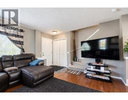 Bedroom - 29 Elgin Mews Se, Calgary, AB T2Z4J9 Photo 6