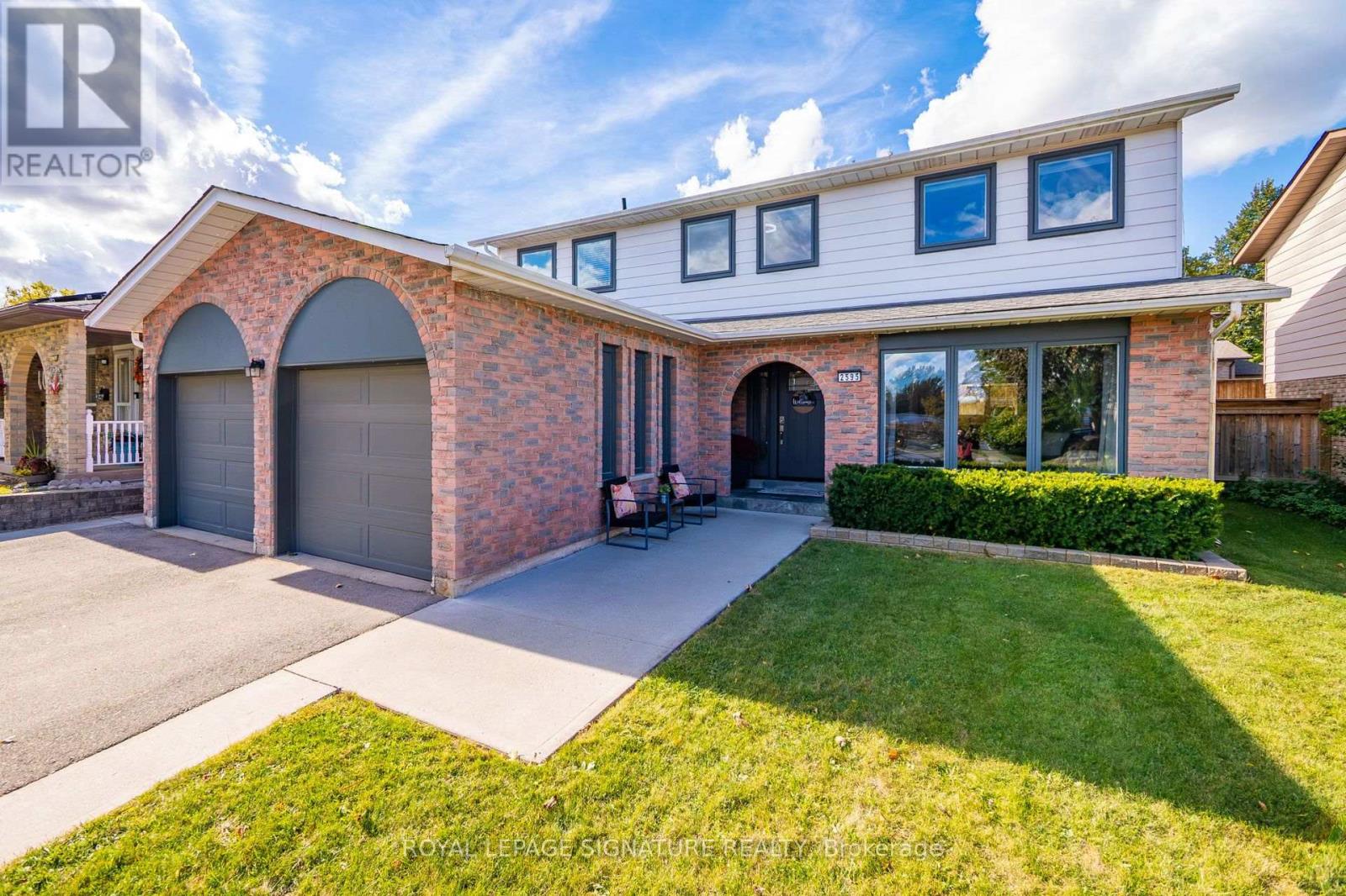 2595 Cavendish Drive, Burlington, ON photo 2