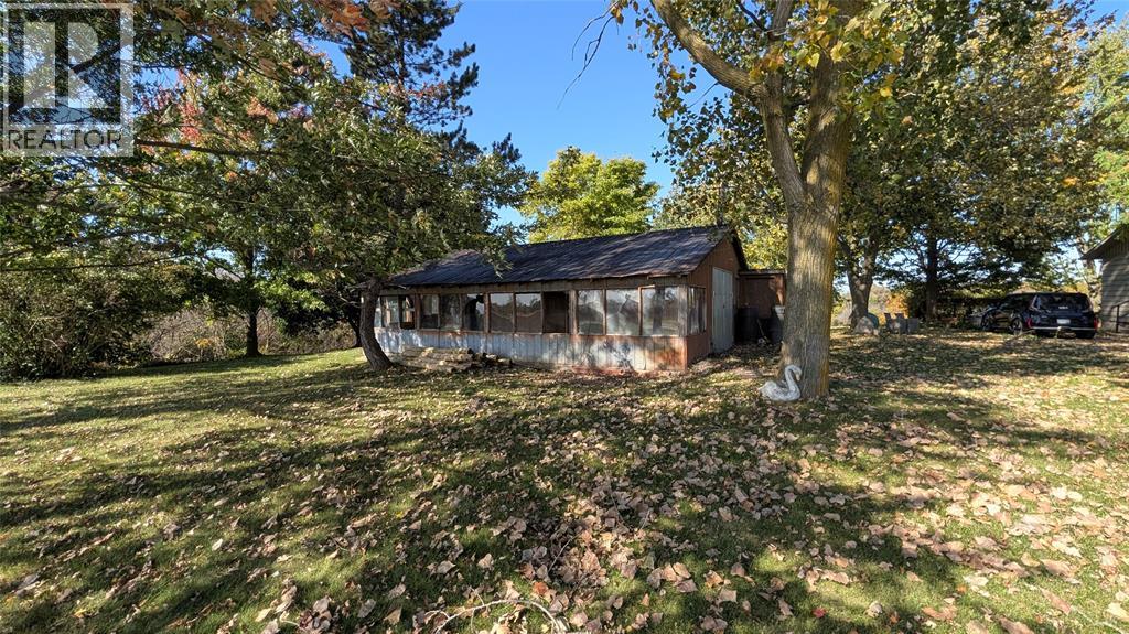 1534 BURMAN LINE, St Clair — photo 3