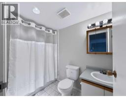 704, 718 12 Avenue SW - photo 9