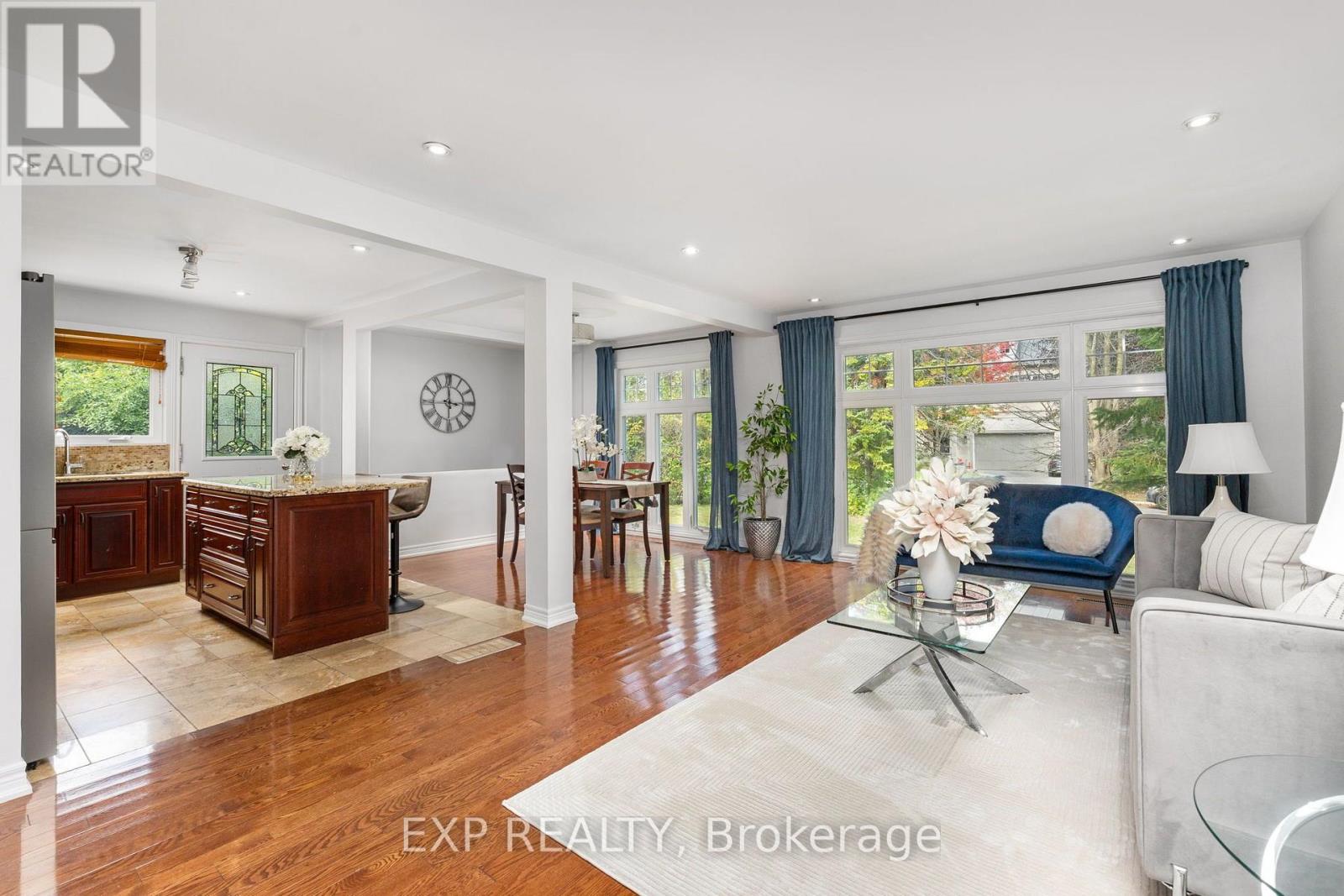 5 Tadcaster Place, Toronto, ON photo 8
