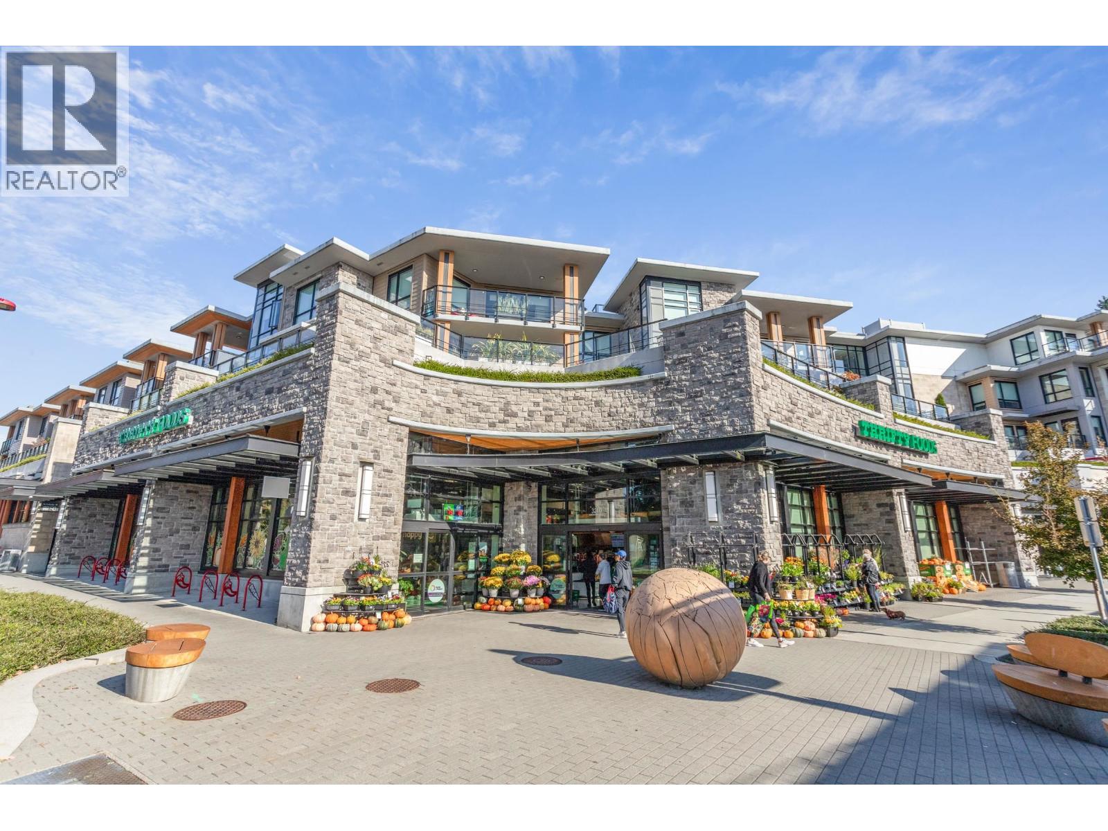 206 3220 CONNAUGHT CRESCENT, North Vancouver - Image 1