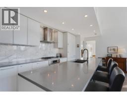 206 3220 Connaught Crescent, North Vancouver, BC V7R0A5 Photo 11