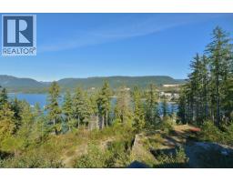 303 5780 Marine Way, Sechelt, BC V7Z0L8 Photo 16