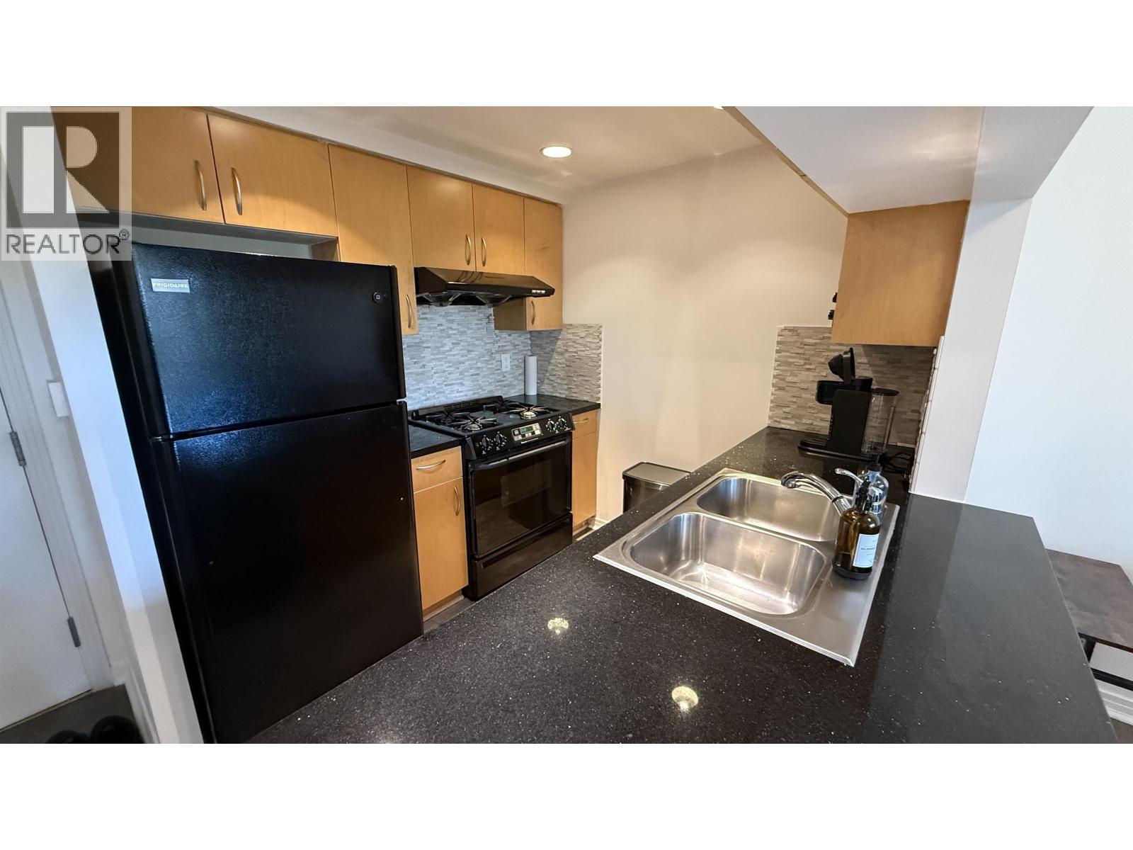 6XX 189 DAVIE STREET, Vancouver - Image 1