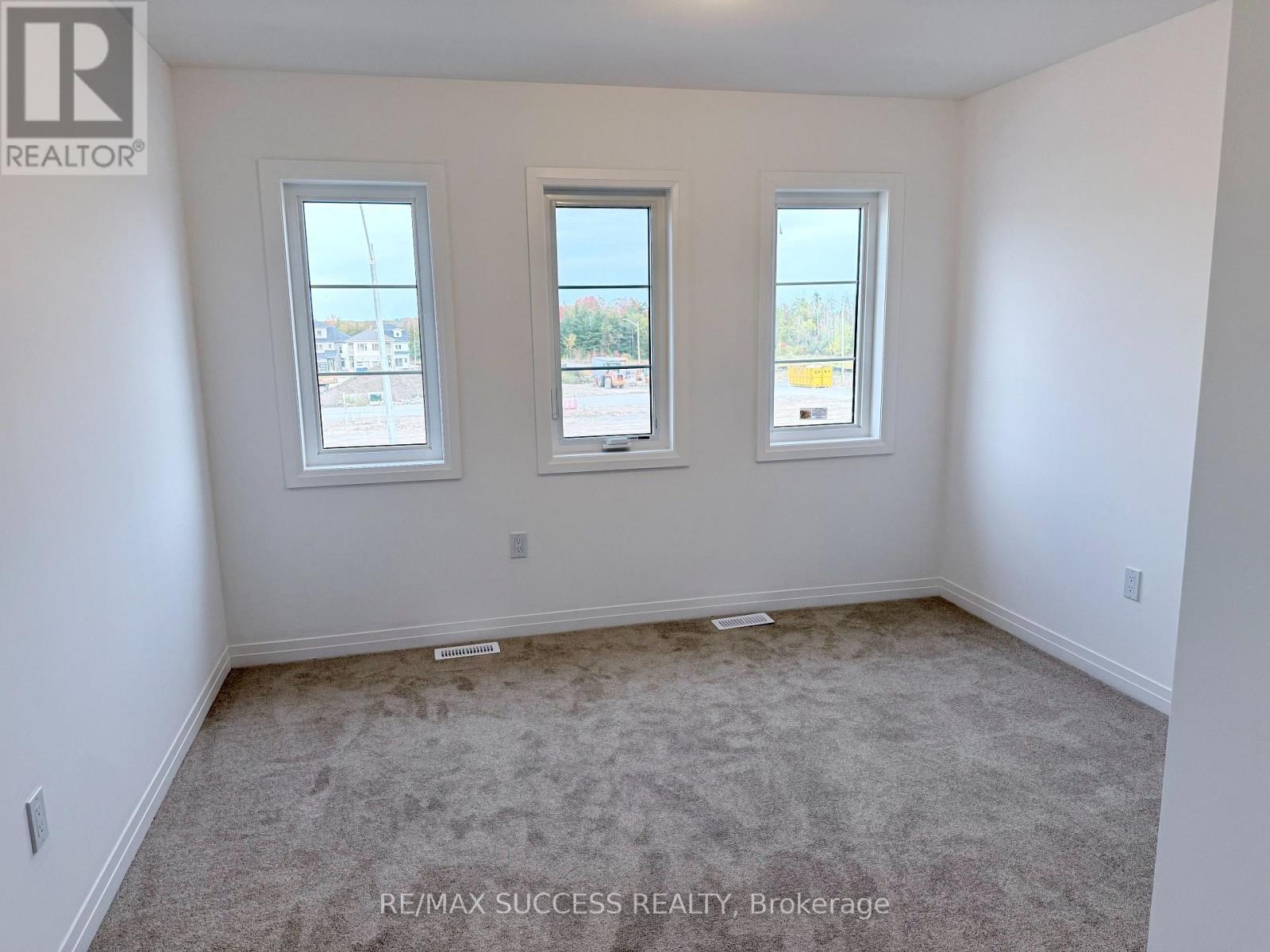 93 FLAN BOULEVARD, Barrie — photo 3