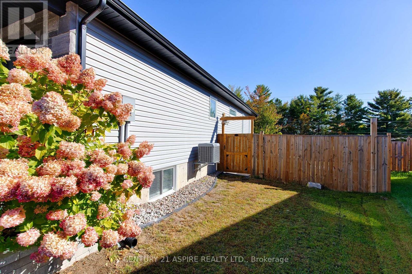 59 Noble Crescent — photo 43
