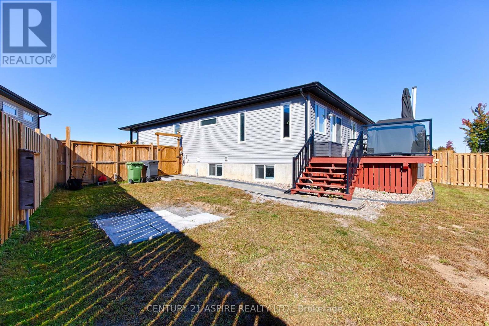 59 Noble Crescent — photo 44