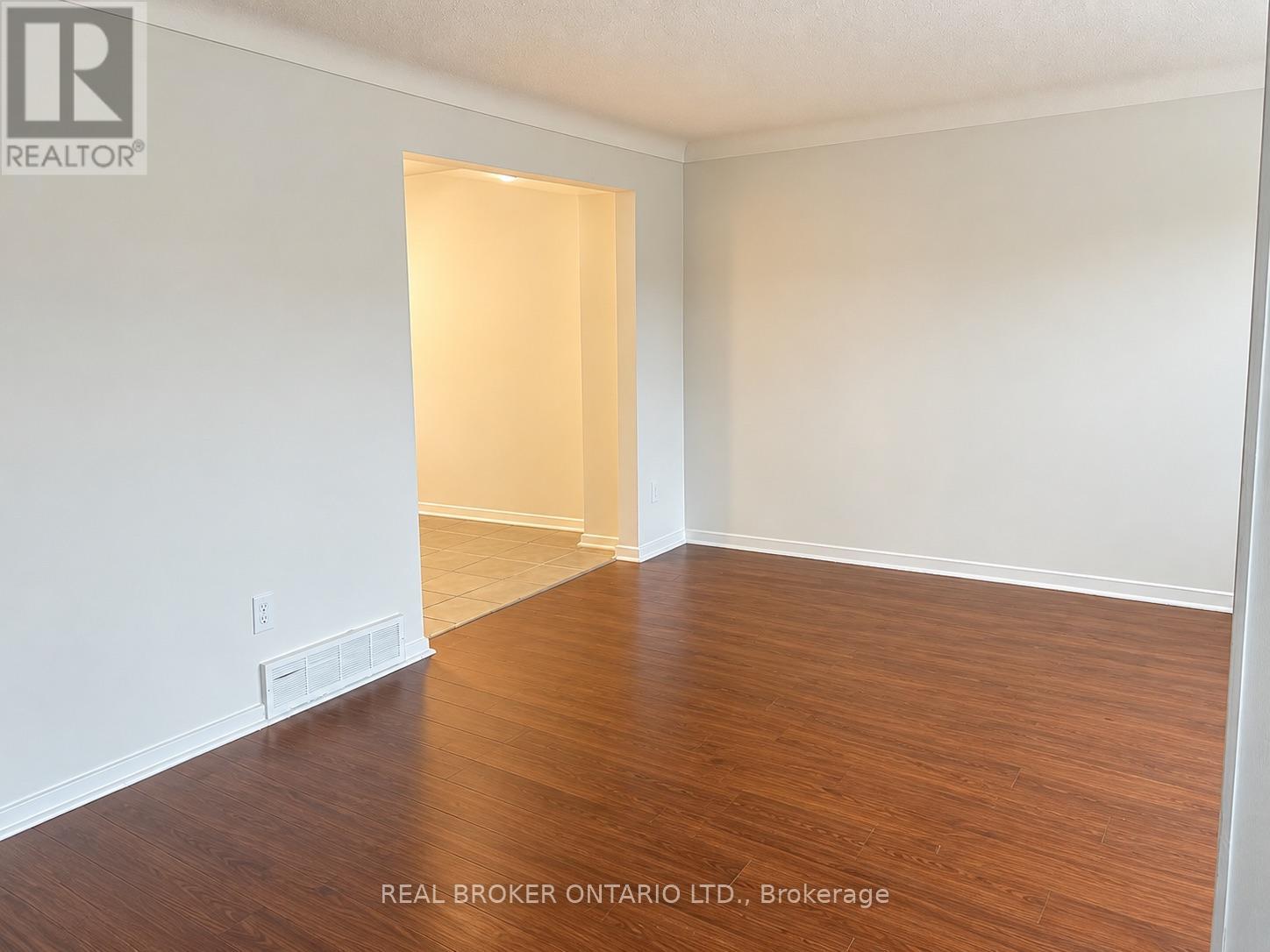 49 THOMPSON AVENUE, Thorold (Thorold Downtown) — photo 2