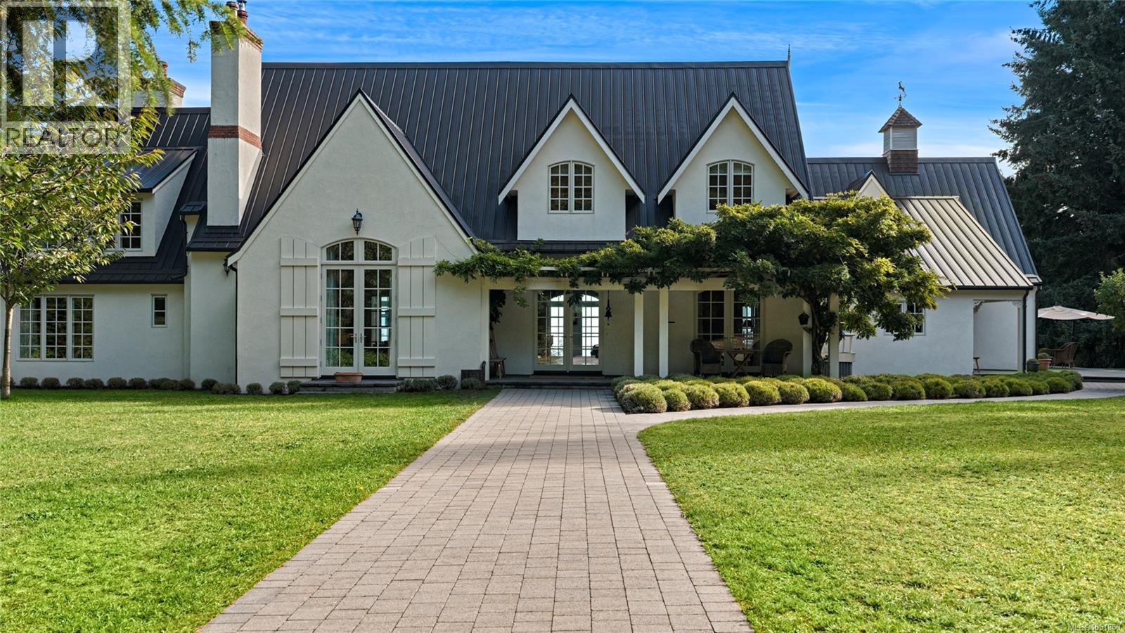 377 Seymour Hts, Salt Spring - Image 1