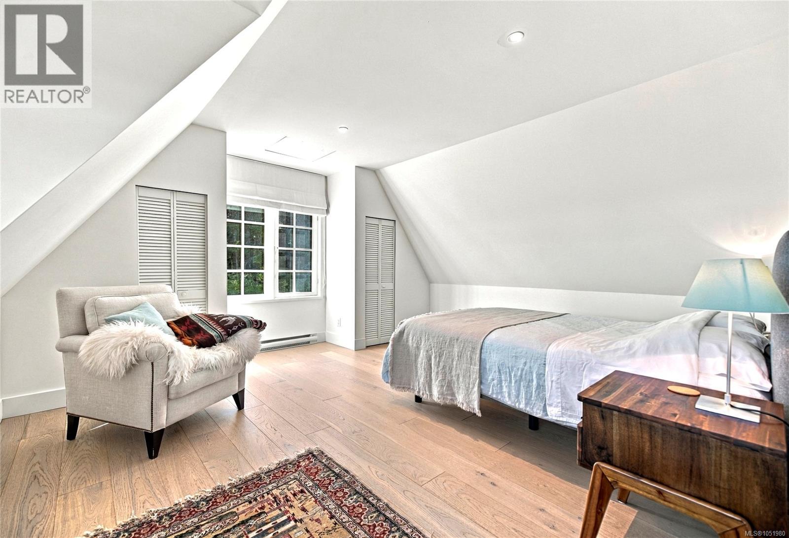 377 Seymour Hts - 35