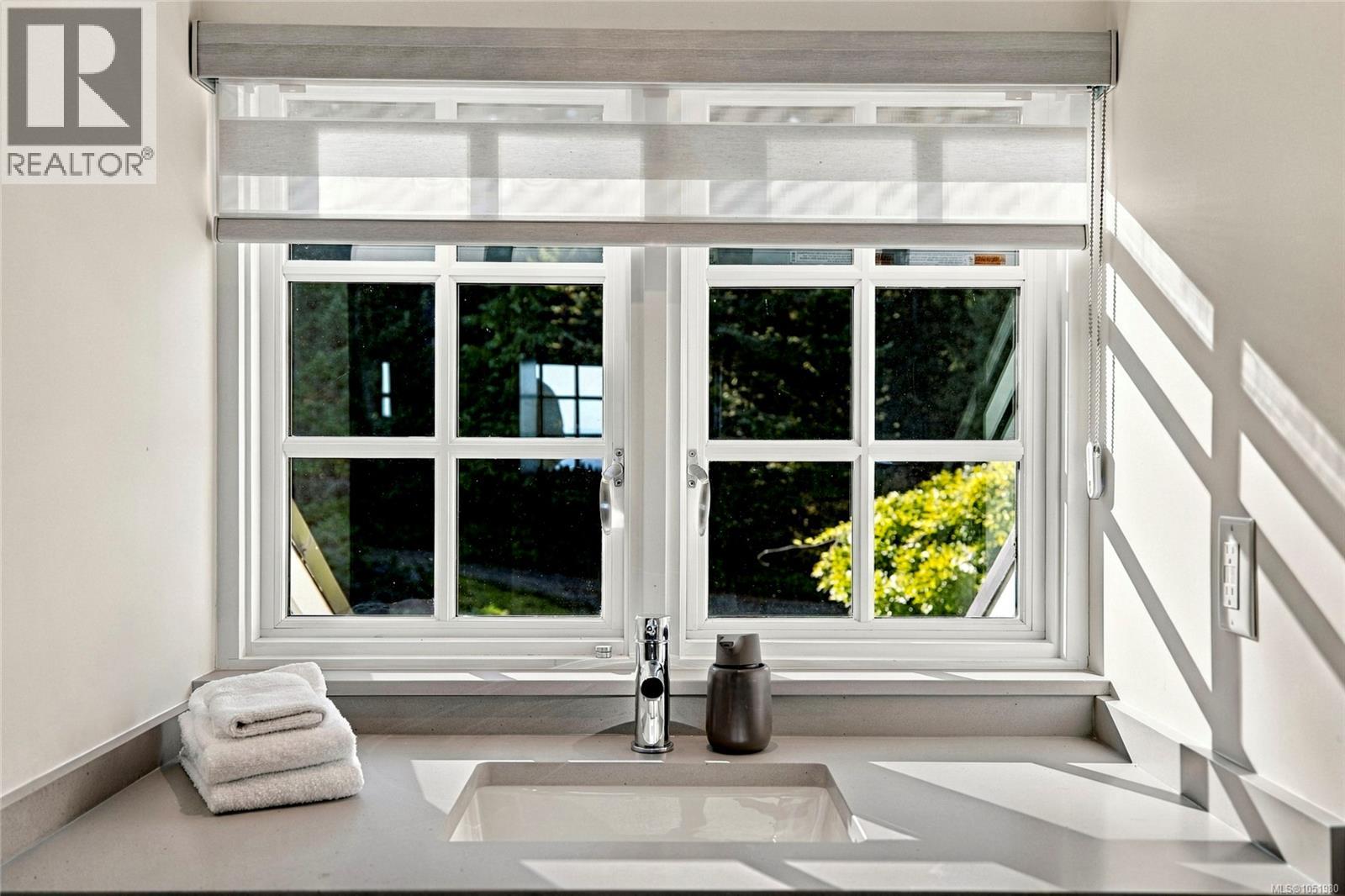 377 Seymour Hts, Salt Spring - Image 1
