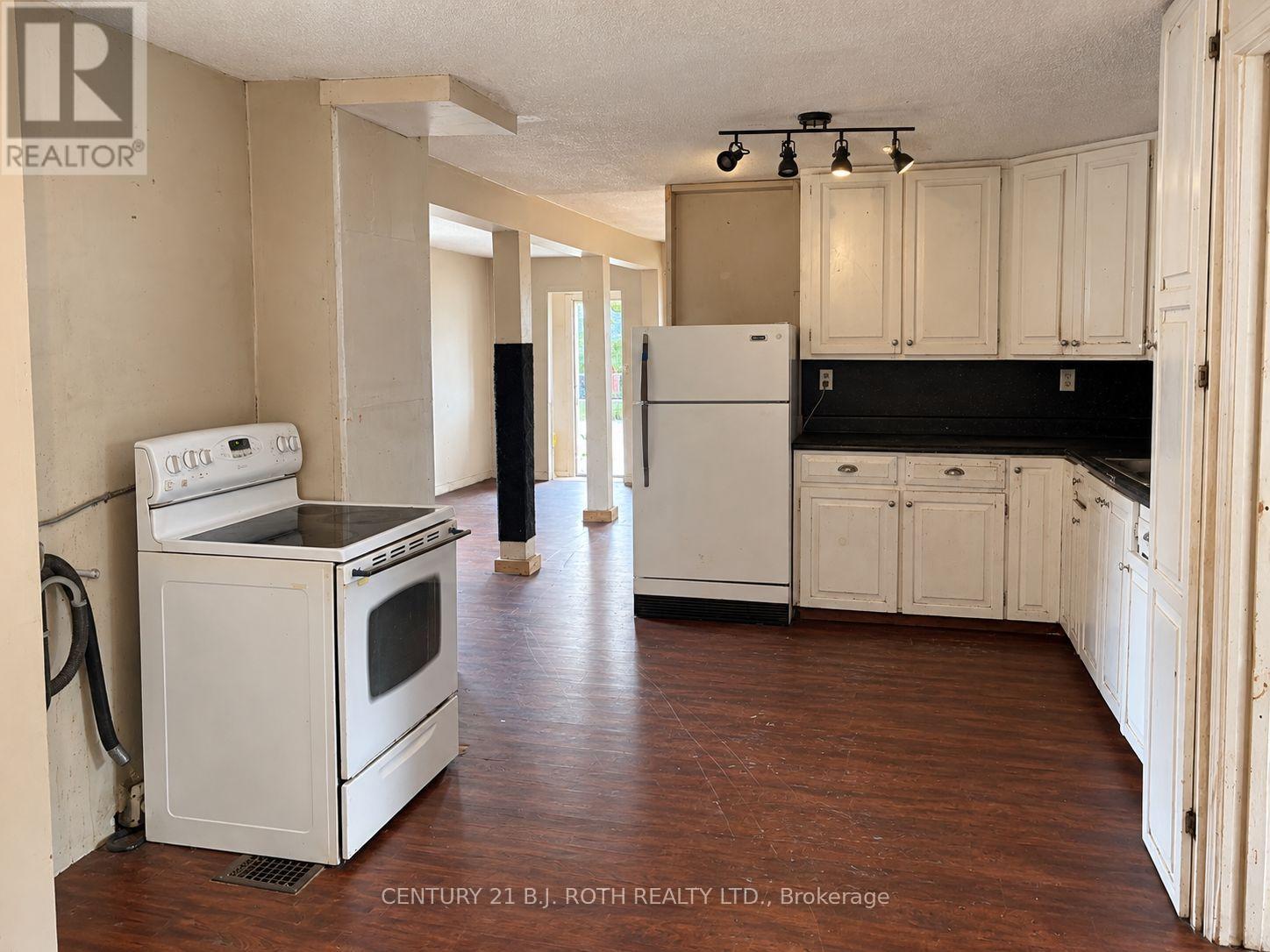 371 EAST ST ORILLIA Street, Orillia, ON photo 9