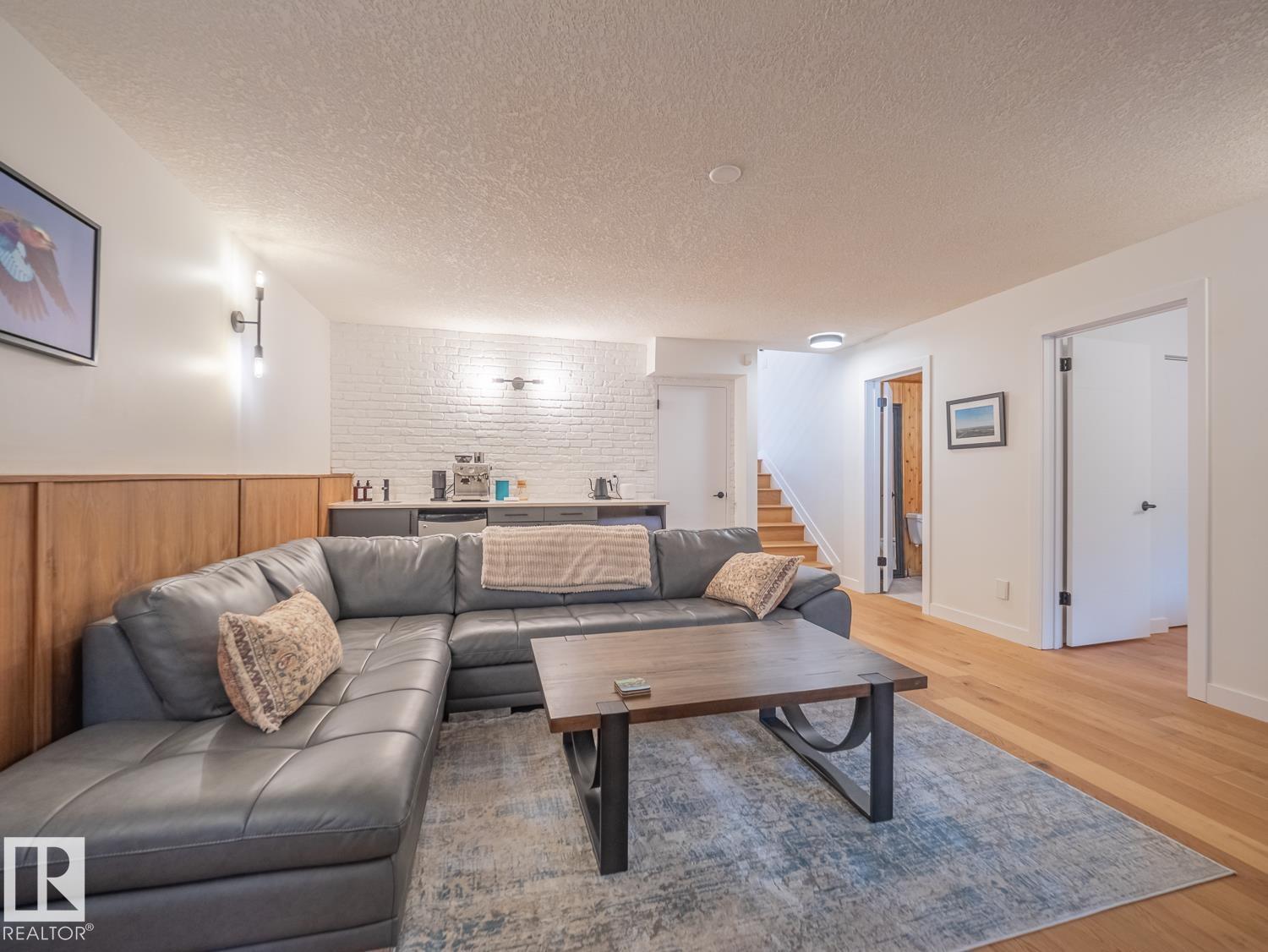 14725 46 AV NW - 37