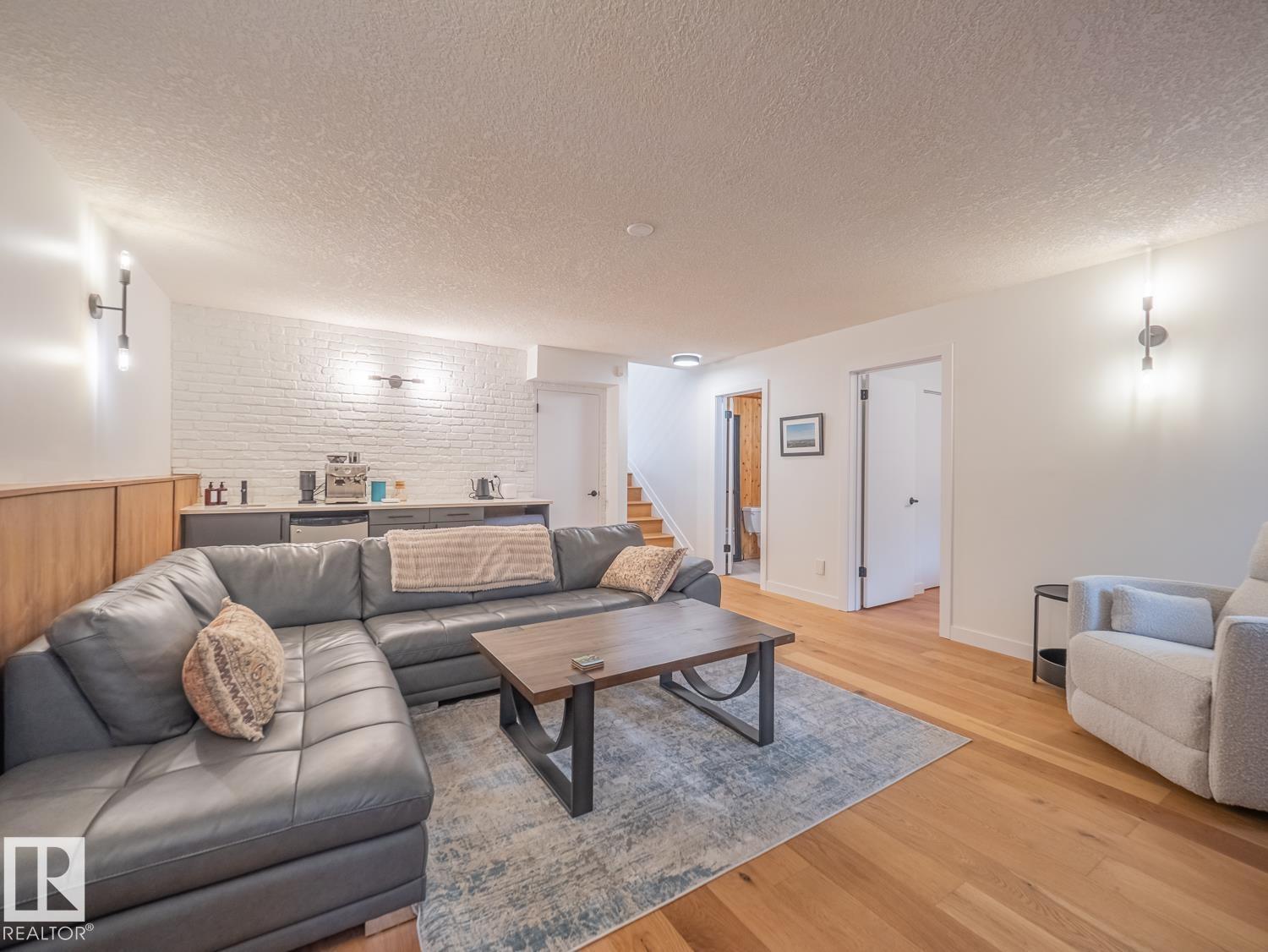 14725 46 AV NW - 39