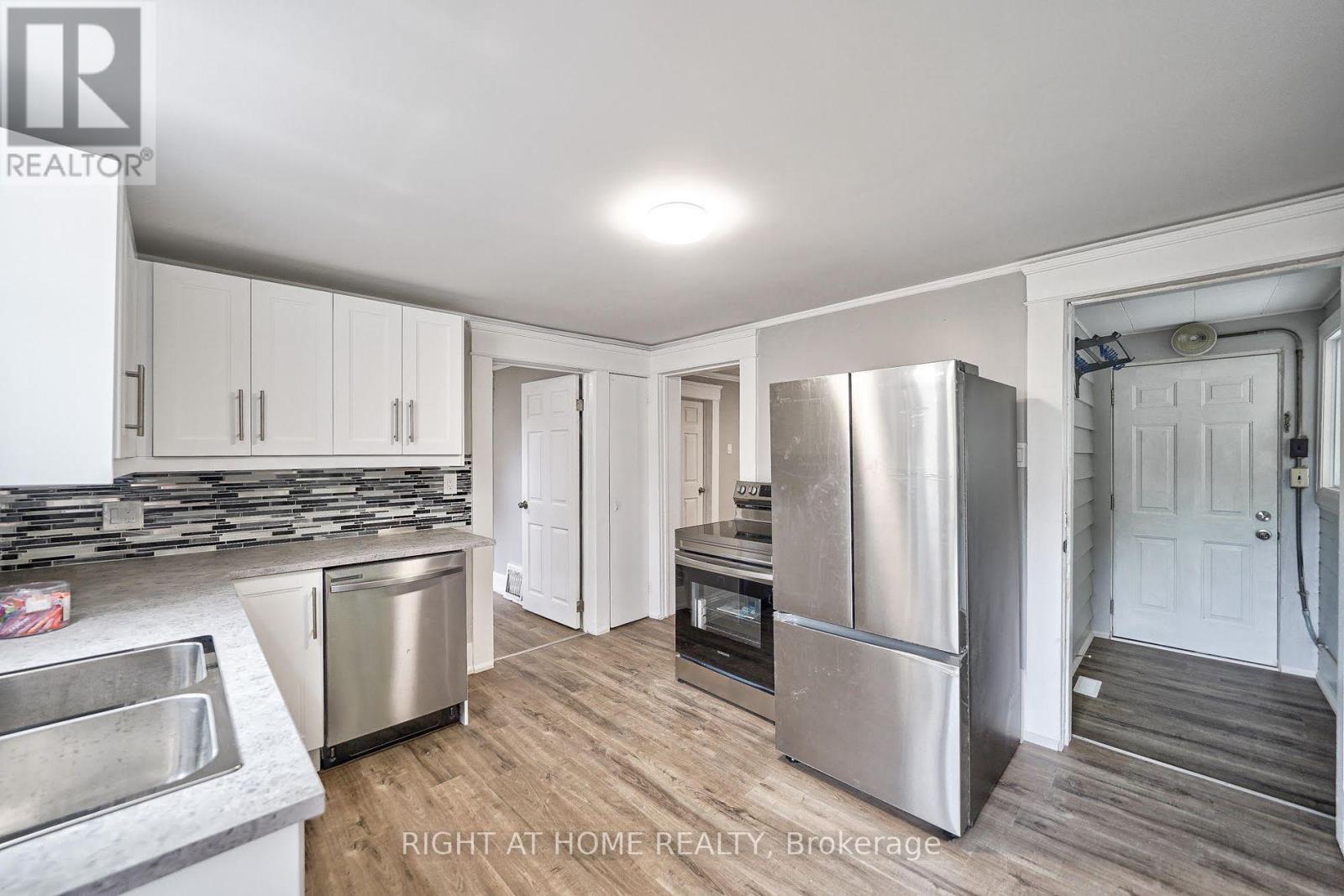 15 ASHER STREET - 4