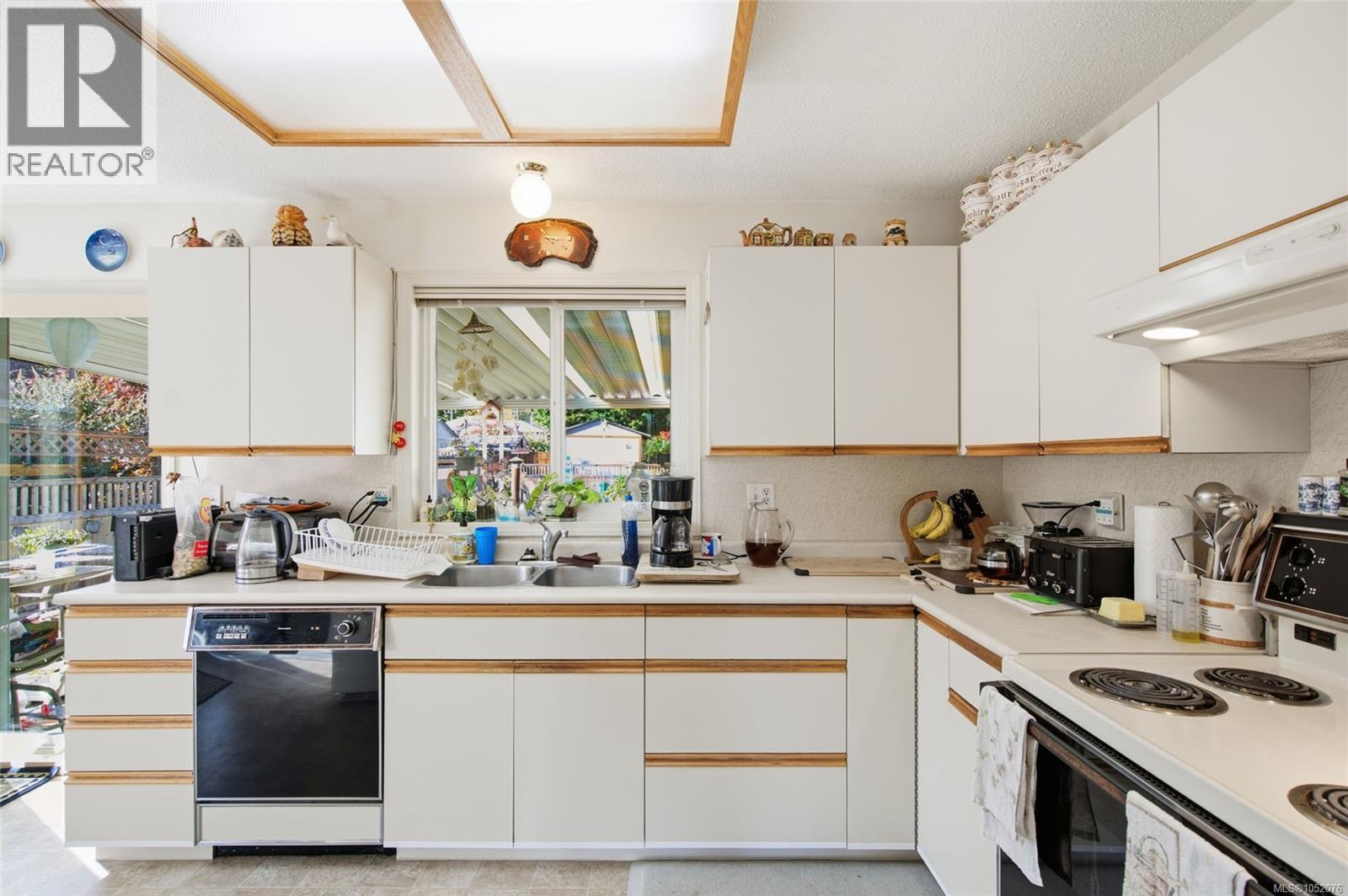 679 Georgia Ave, Nanaimo - Image 1
