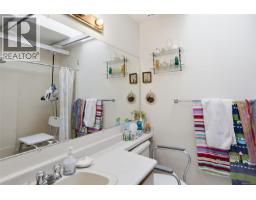 679 Georgia Ave, Nanaimo, BC V9R3W3 Photo 16