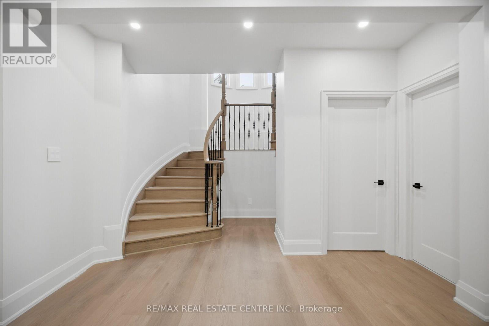 4 CALSTOCK PLACE - 32